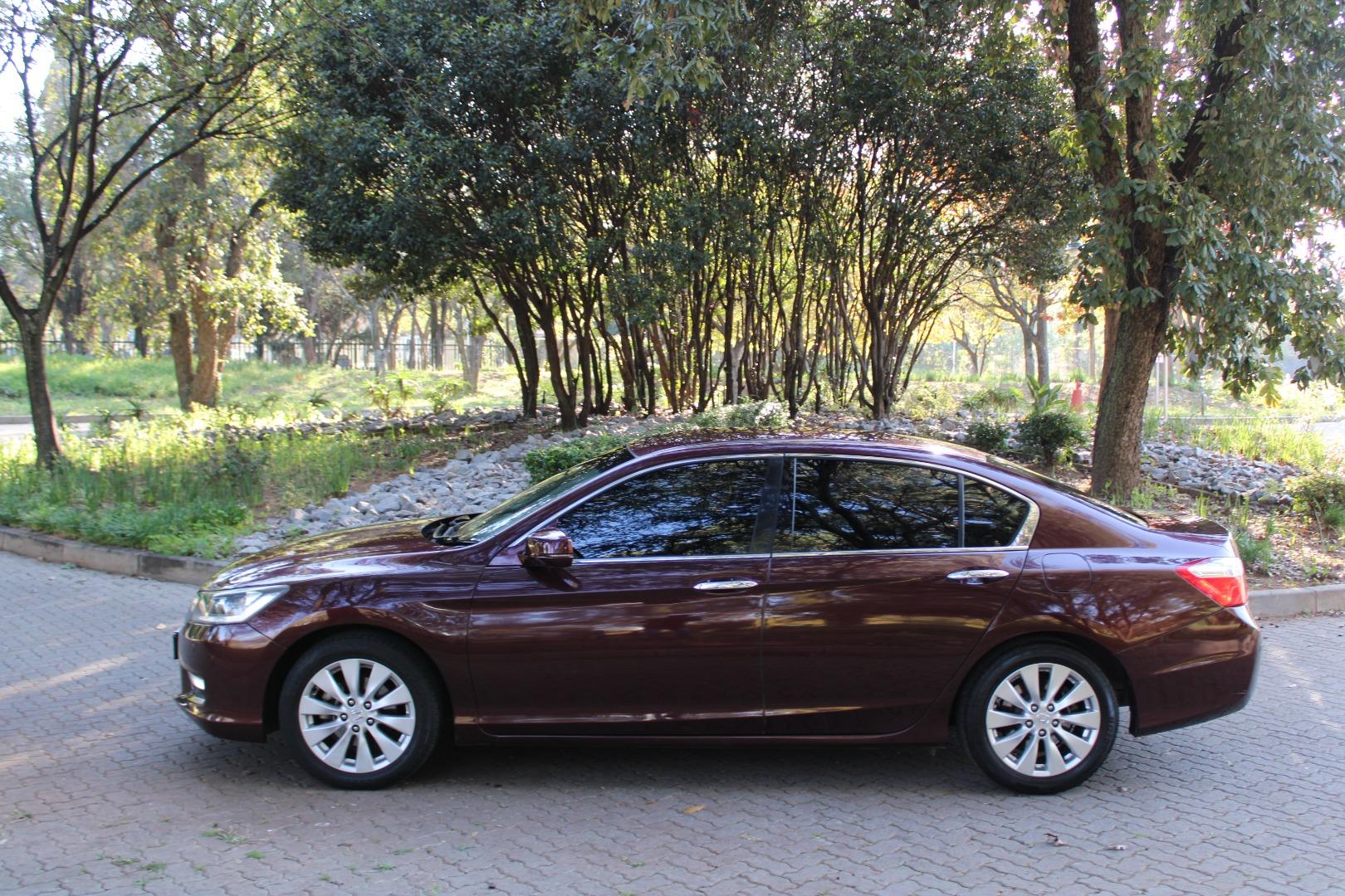 Honda Accord 2.0 Elegance Rnd Cars