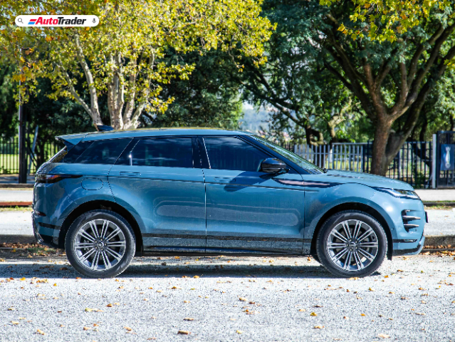 Range Rover Evoque Side shot
