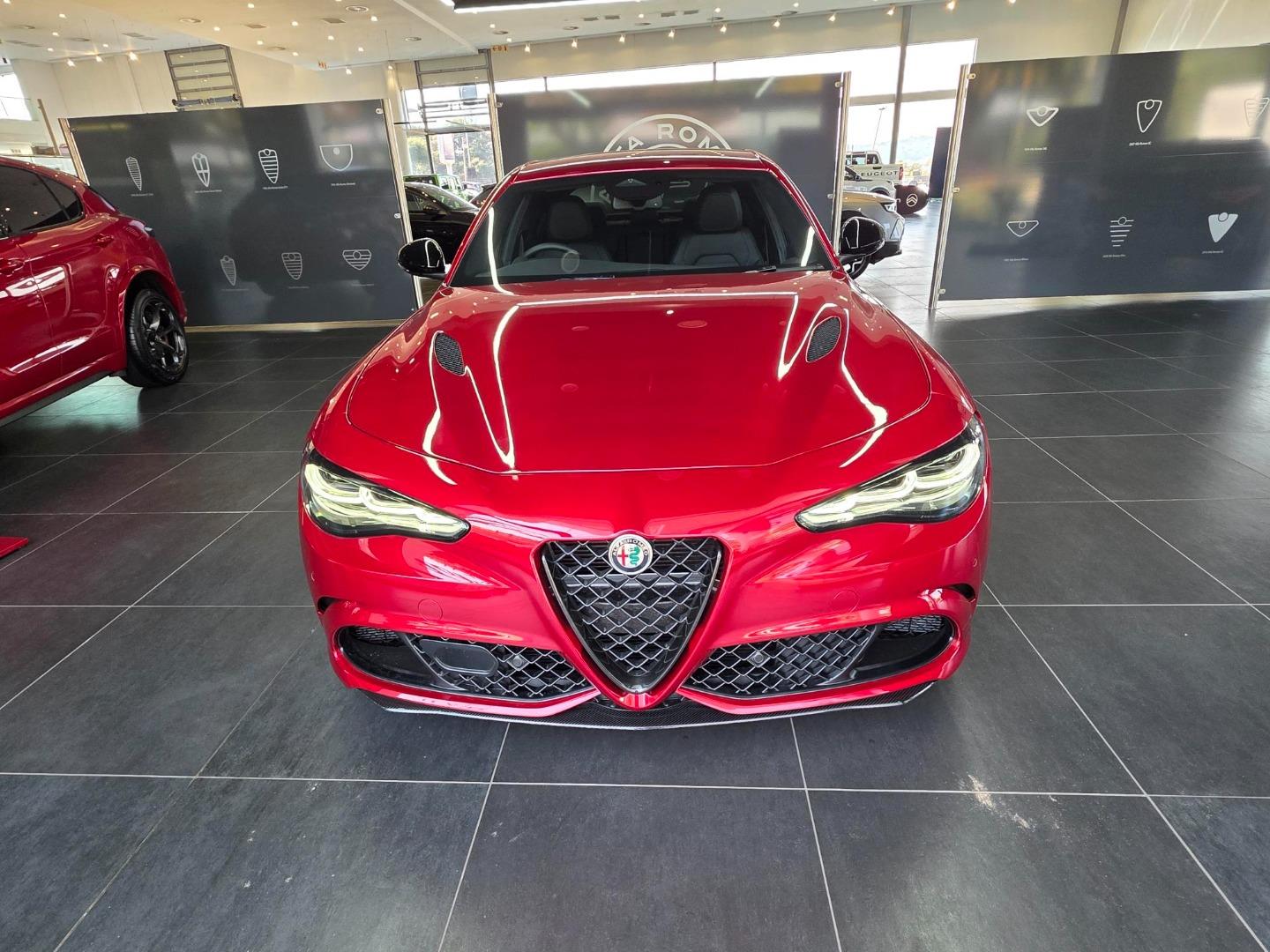 Alfa Romeo Giulia Quadrifoglio SMH Multi Franchise