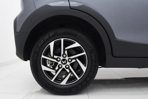 2026 Mahindra XUV 3XO 1.2T AX5 Manual for sale