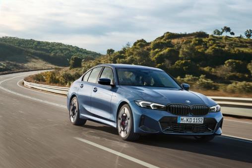 What safety features does the BMW 3 Series have?