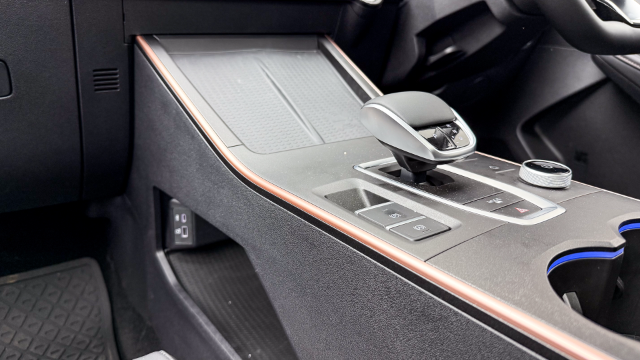 Omoda C5 1.5T 230T Elegance X Interior Detail Centre Console