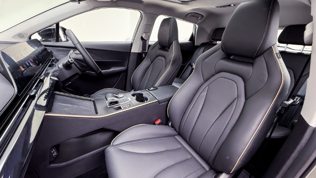 Omoda C5 1.5T 230T Elegance X Interior Wide Front Seats