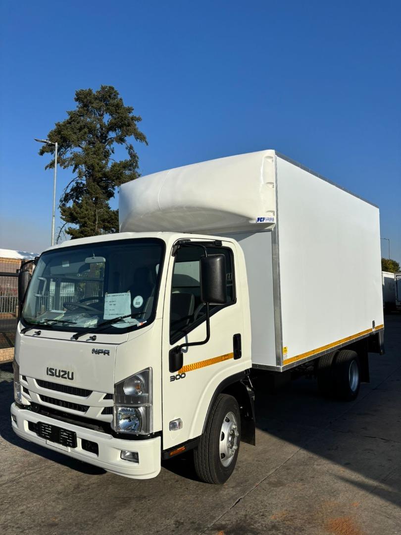 2026 Isuzu N-Series NPR 300 MANUAL