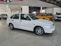 Volkswagen Polo Classic 1.8 Lux Stander Motors