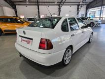 Volkswagen Polo Classic 1.8 Lux Stander Motors