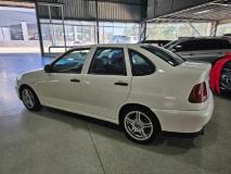 Volkswagen Polo Classic 1.8 Lux Stander Motors