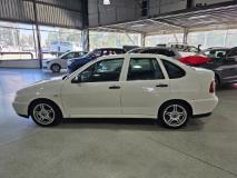 Volkswagen Polo Classic 1.8 Lux Stander Motors