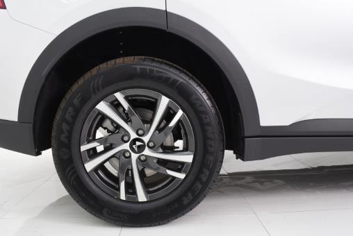 2026 Mahindra XUV700 2.0T AX5 for sale