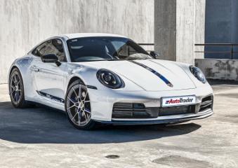Porsche 911 Carrera T coupe (2025) Review