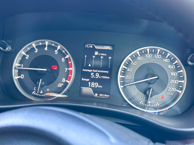 Suzuki Fronx 1.5 GLX manual (2024) Review - Expert Suzuki Fronx Car ...