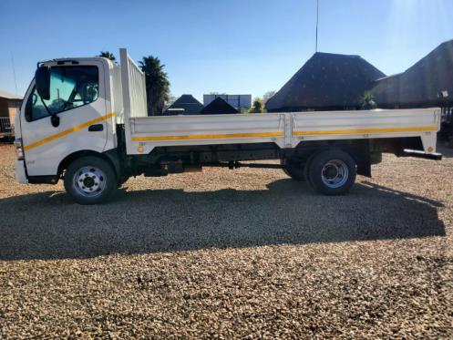 2017 Hino 300 SERIES 815 4 Ton Dropside for sale