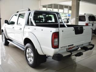 2017 Nissan NP300 Hardbody 2.5TDi Double Cab Hi-Rider for sale