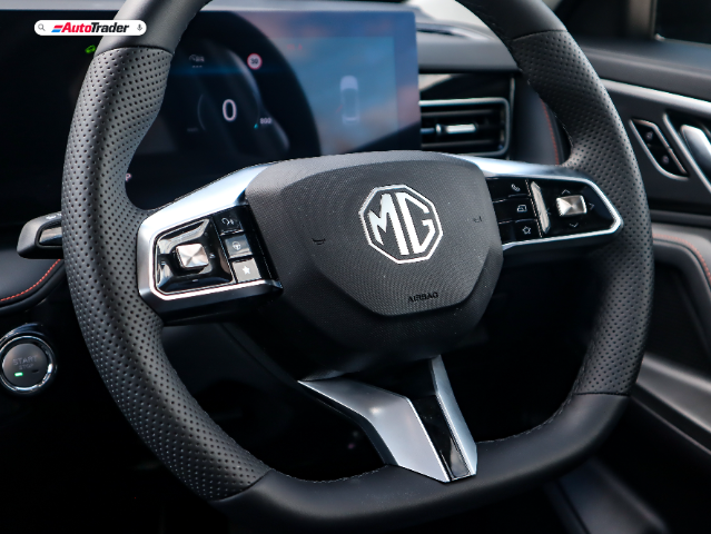 MG HS 1.5T Luxury