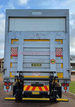 Serco DOUBLE AXLE INSULATED BOX BODY TRAILER WITH ZEPRO TAILIFT. (10m) Jackson Motor City