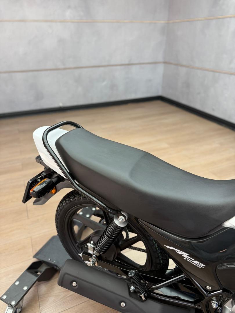 Honda ACE 125 - White UB Leisure Bikes