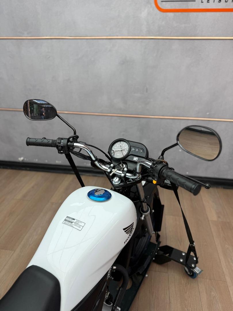 Honda ACE 125 - White UB Leisure Bikes