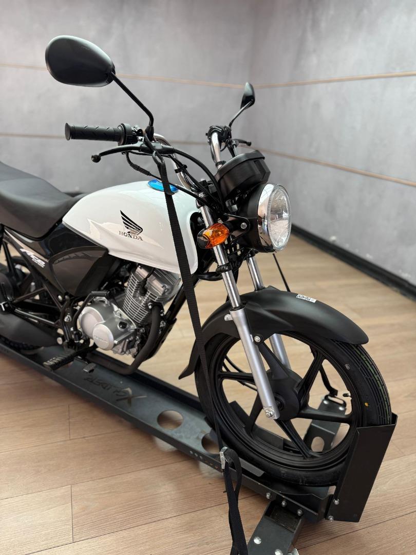 Honda ACE 125 - White UB Leisure Bikes
