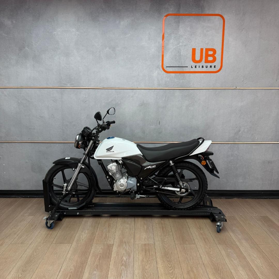 Honda ACE 125 - White UB Leisure Bikes