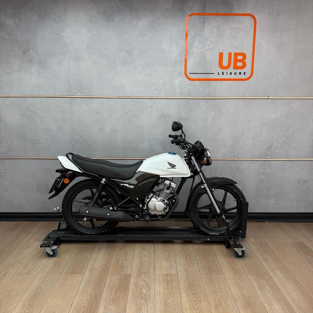 Honda ACE 125 - White UB Leisure Bikes
