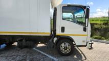 Isuzu NPR 275 4x2 AT Vanbody With Tail Lift Truck 2018 (2.5Ton Truck) UD Trucks Cape Town