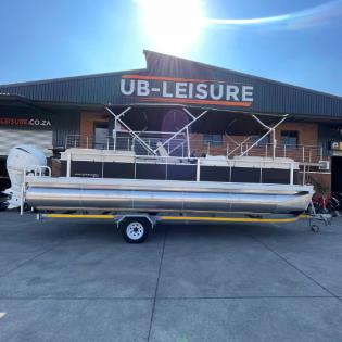 WATERMARK ASX 7500 Pontoon Boat with Yamaha 300hp V6 UB Leisure