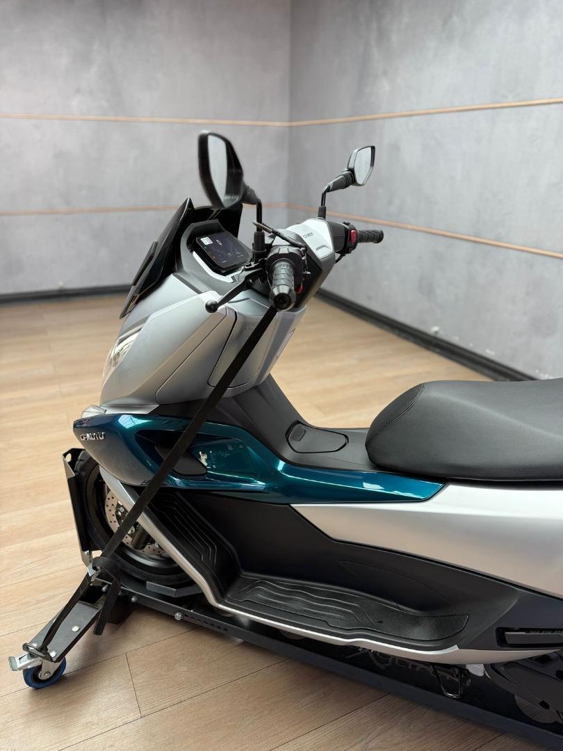 CFMOTO CF 150T Scooter - Space Silver UB Leisure Bikes