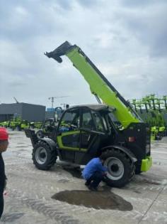 ZOOMLION TELEHANDLER 3.5 TON 13M MAIN BOOM 4X4 Zlt Cranes