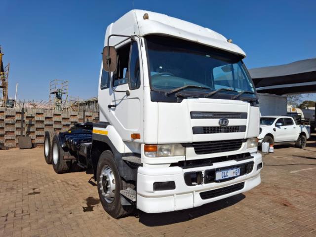 Nissan UD UD440 6x4 Truck Tractor Clc Trucks