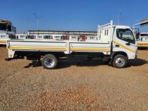 Hino 300 Series 614 2.5 ton dropside Truck Agents