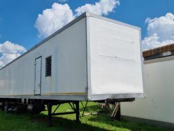 Busaf CLOSED BODY Tri Axle for sale in Krugersdorp - ID: 28462758 ...