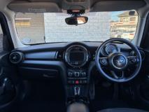 MINI Hatch Cooper Hatch 3-Door Auto Carnections