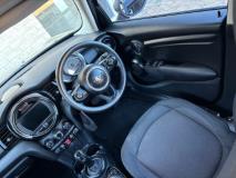 MINI Hatch Cooper Hatch 3-Door Auto Carnections