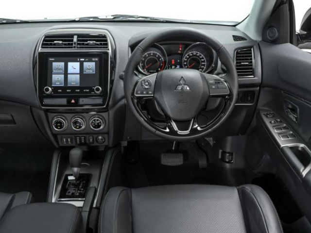 Mitsubishi ASX interior
