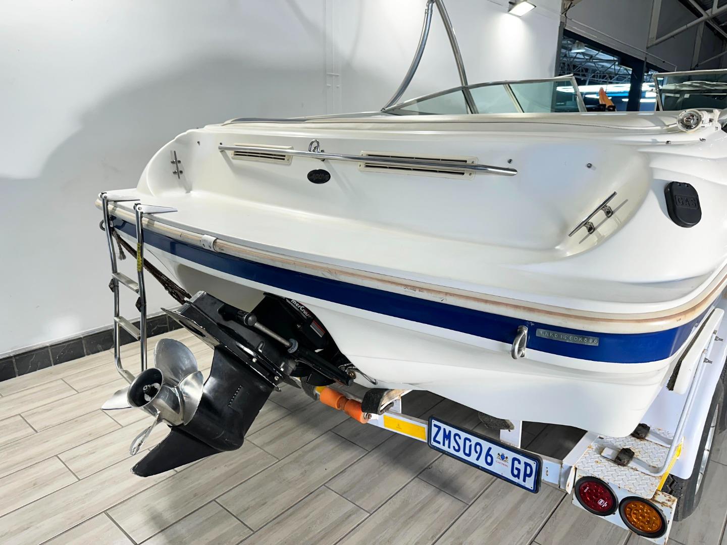 Rinker Inboard Waterworld