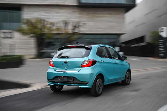 We see plenty of Renault Sandero influence here.