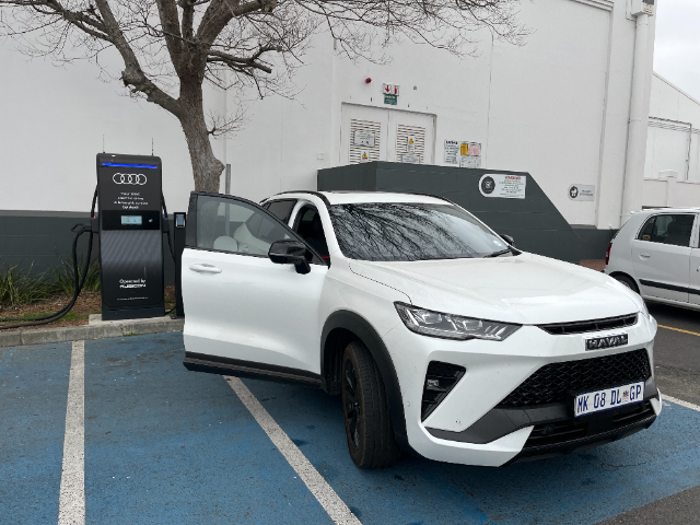 Somerset Mall offers fast-charging for a quick top-up while you shop.