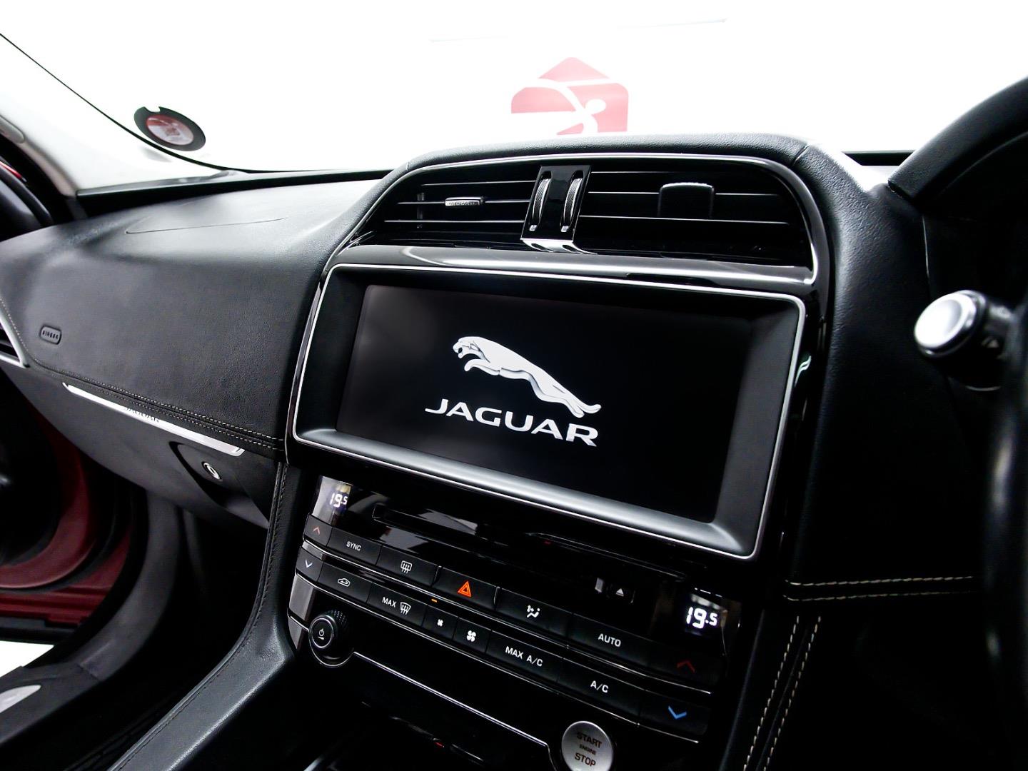 Jaguar F-Pace 30d AWD R-Sport Dealers Choice