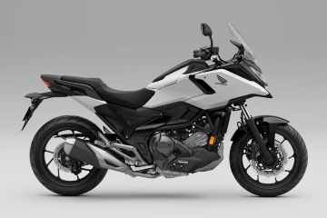 How does the Husqvarna Svartpilen 801 compare to the Honda NC750X?