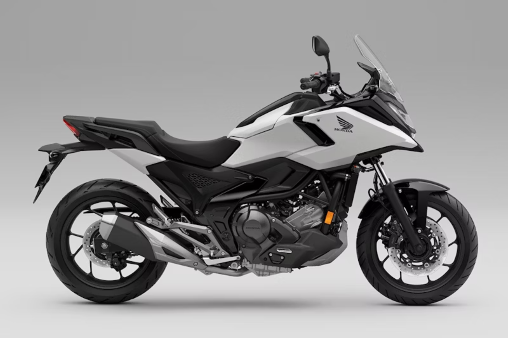 How does the Husqvarna Svartpilen 801 compare to the Honda NC750X?