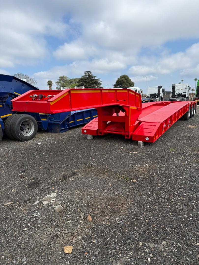 SUPERIOR 3 Axle Lowbed Delta Truck Sales