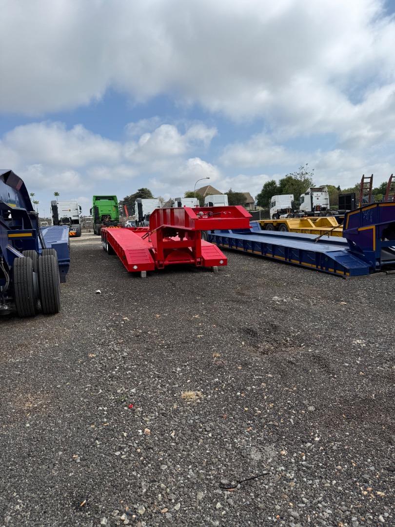 SUPERIOR 3 Axle Lowbed Delta Truck Sales