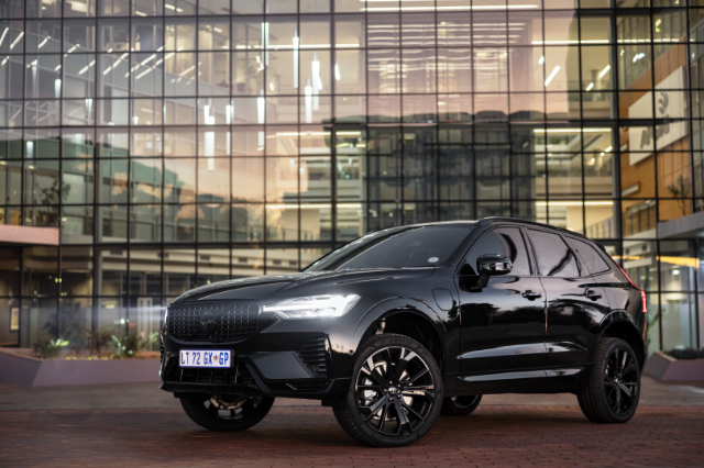 Volvo XC60 front three quarter shot