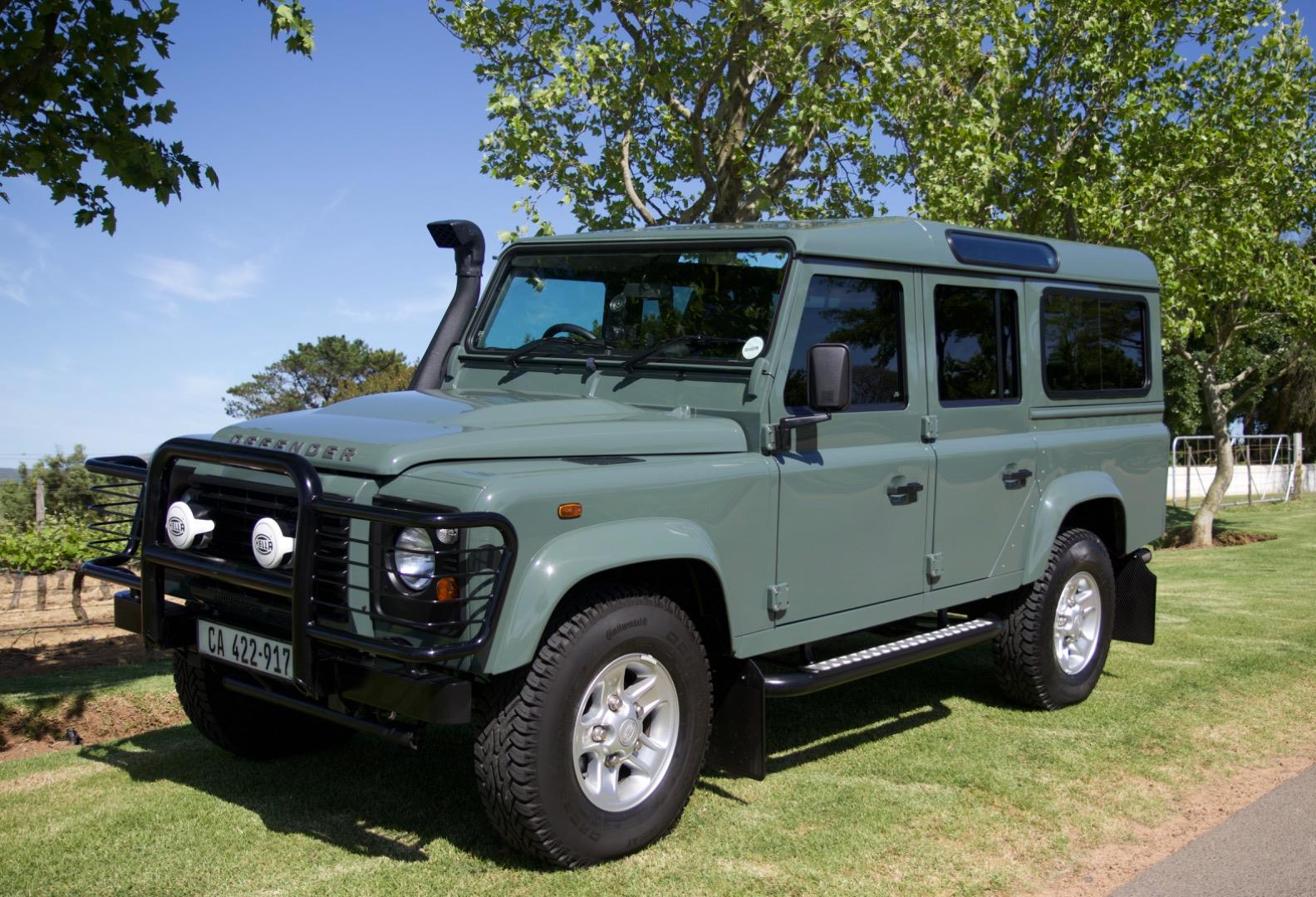Land Rover Defender 110 TD Station Wagon S