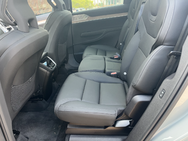 You can prioritise legroom or cargo space, and the middle seat is full-sized.