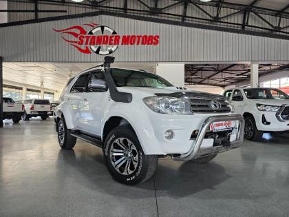 Toyota Fortuner 3.0D-4D 4x4 Stander Motors