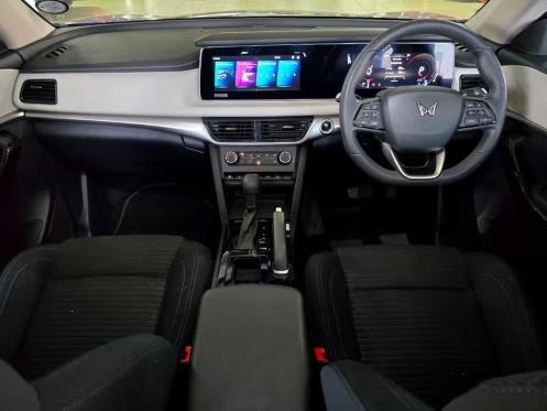 2025 Mahindra XUV700 2.0T AX5 for sale