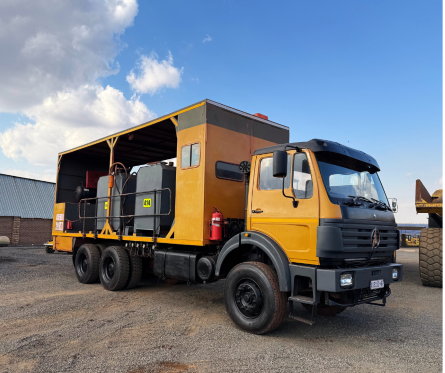 Powerstar crew cab service truck Vdm Sales