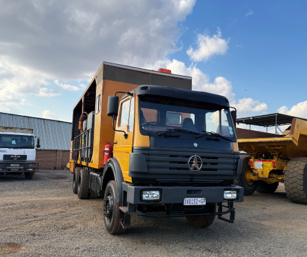 Powerstar crew cab service truck Vdm Sales