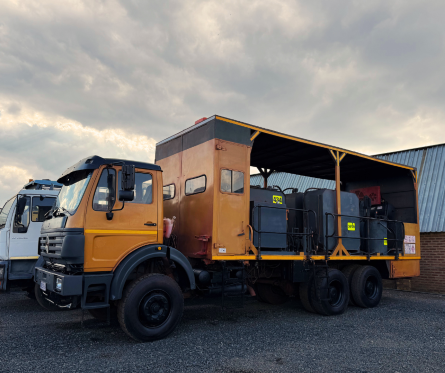 Powerstar crew cab service truck Vdm Sales